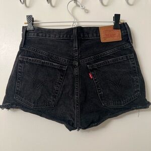 Levi’s Black Distressed Denim Shorts – Size 26